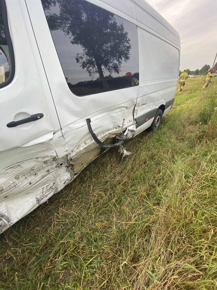 Zdjęcie w galerii na portalu naszraciborz.pl: Mercedes i BMW zderzyły się na trasie Racibórz-Babice wiadomości z regionu