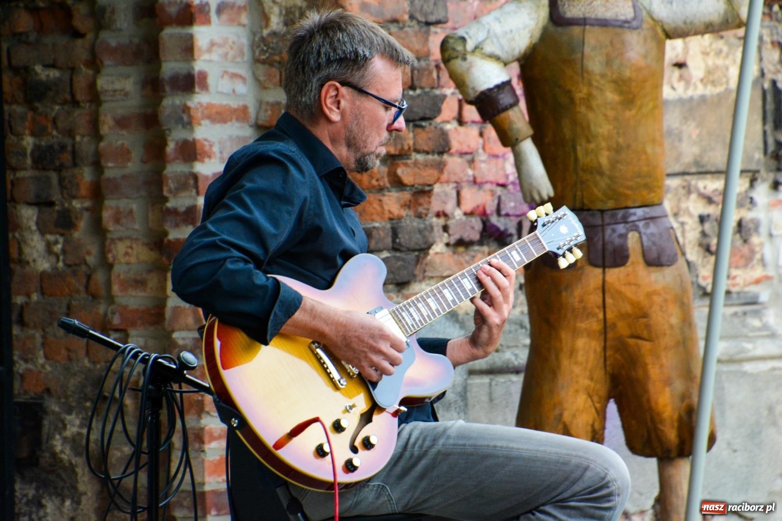 Zdjęcie w galerii na portalu naszraciborz.pl: Artystyczno-muzyczny wieczór w Tworkowie wiadomości z regionu