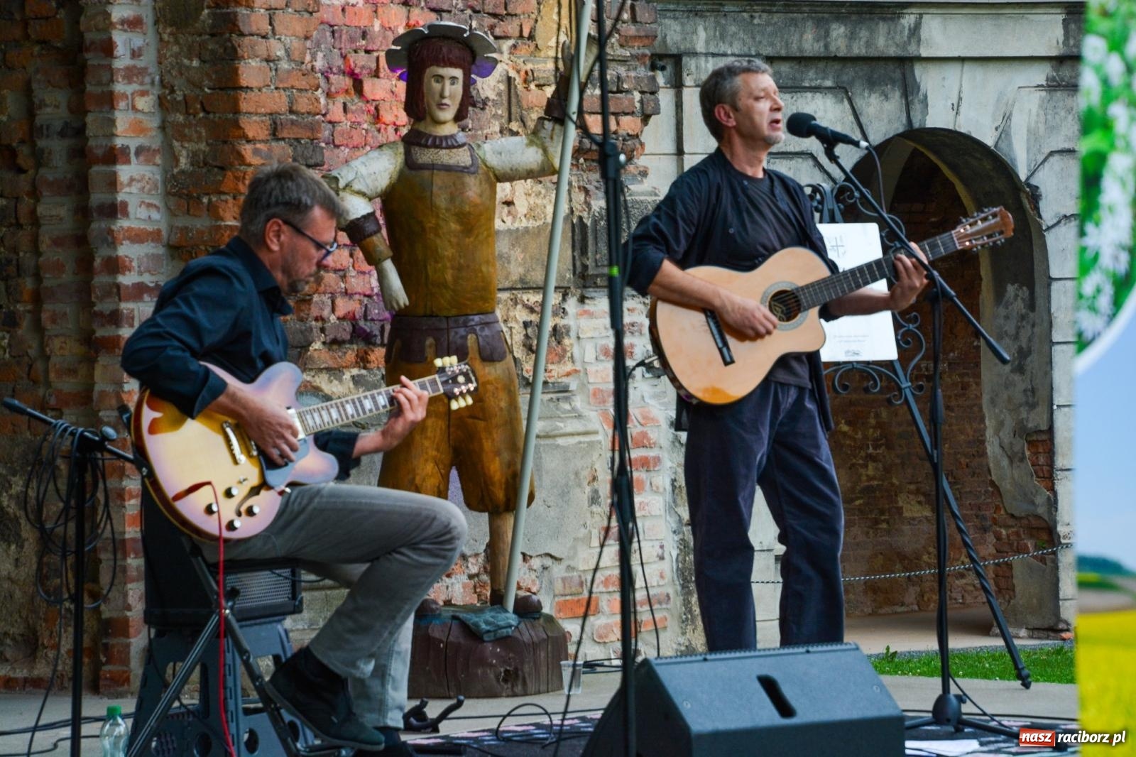 Zdjęcie w galerii na portalu naszraciborz.pl: Artystyczno-muzyczny wieczór w Tworkowie wiadomości z regionu