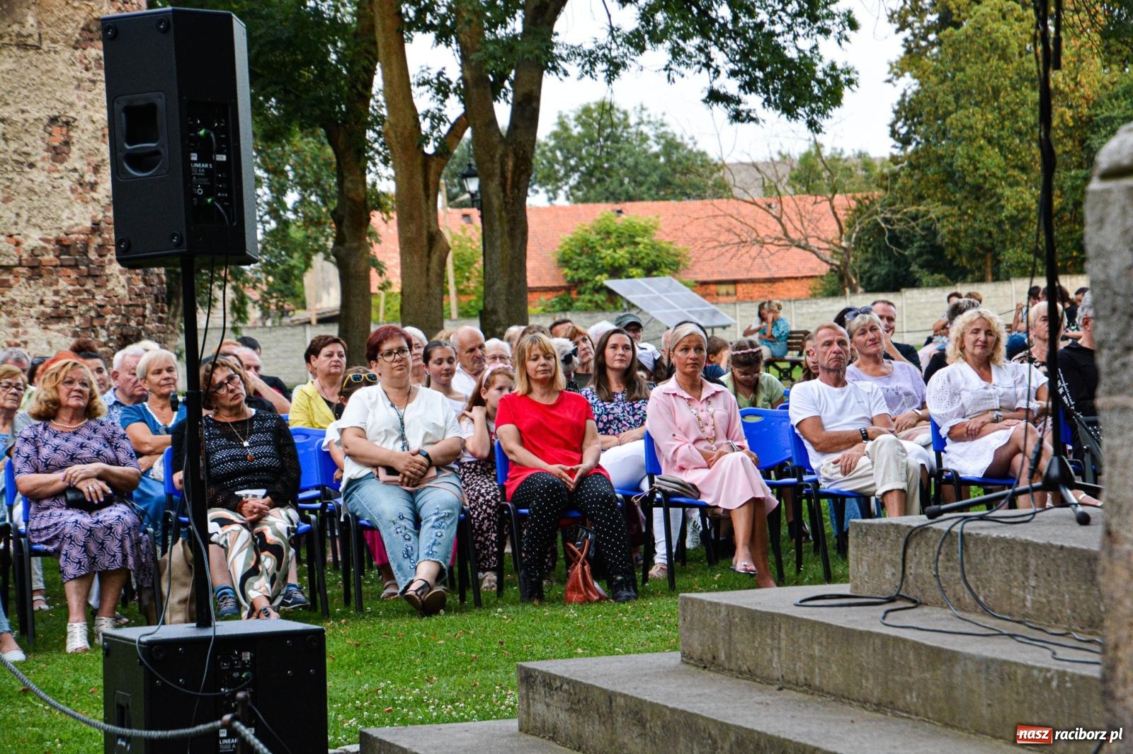 Zdjęcie w galerii na portalu naszraciborz.pl: Artystyczno-muzyczny wieczór w Tworkowie wiadomości z regionu