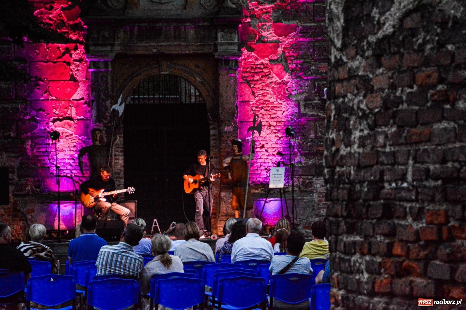 Zdjęcie w galerii na portalu naszraciborz.pl: Artystyczno-muzyczny wieczór w Tworkowie wiadomości z regionu