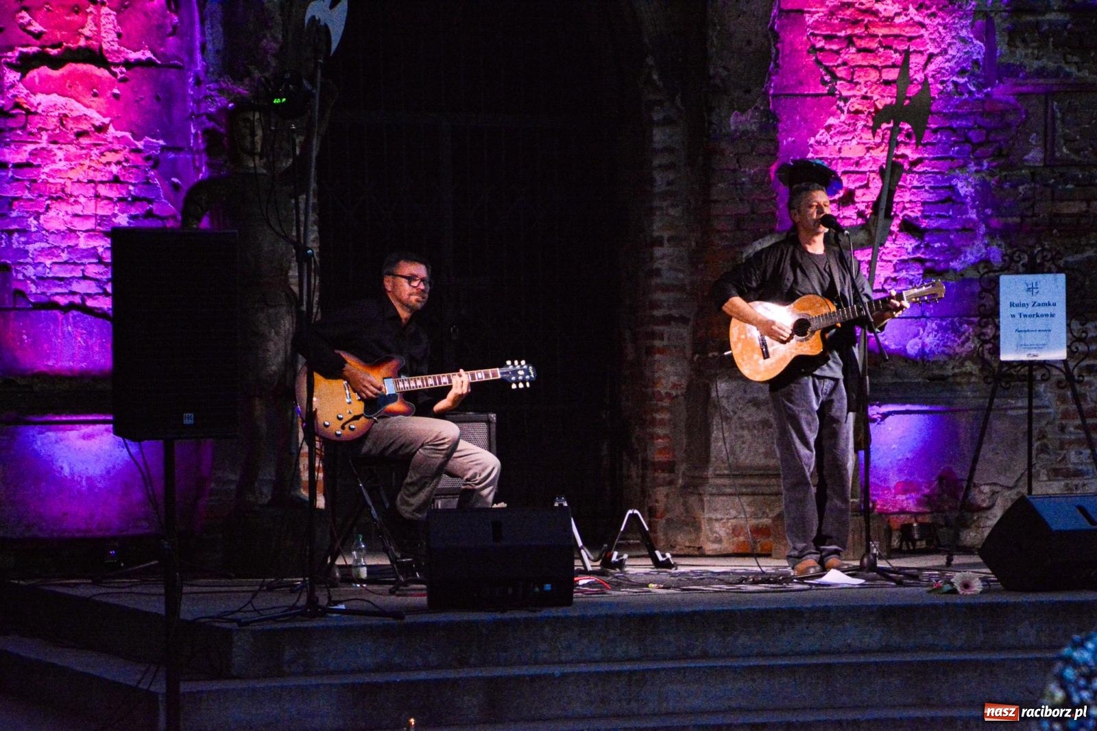 Zdjęcie w galerii na portalu naszraciborz.pl: Artystyczno-muzyczny wieczór w Tworkowie wiadomości z regionu