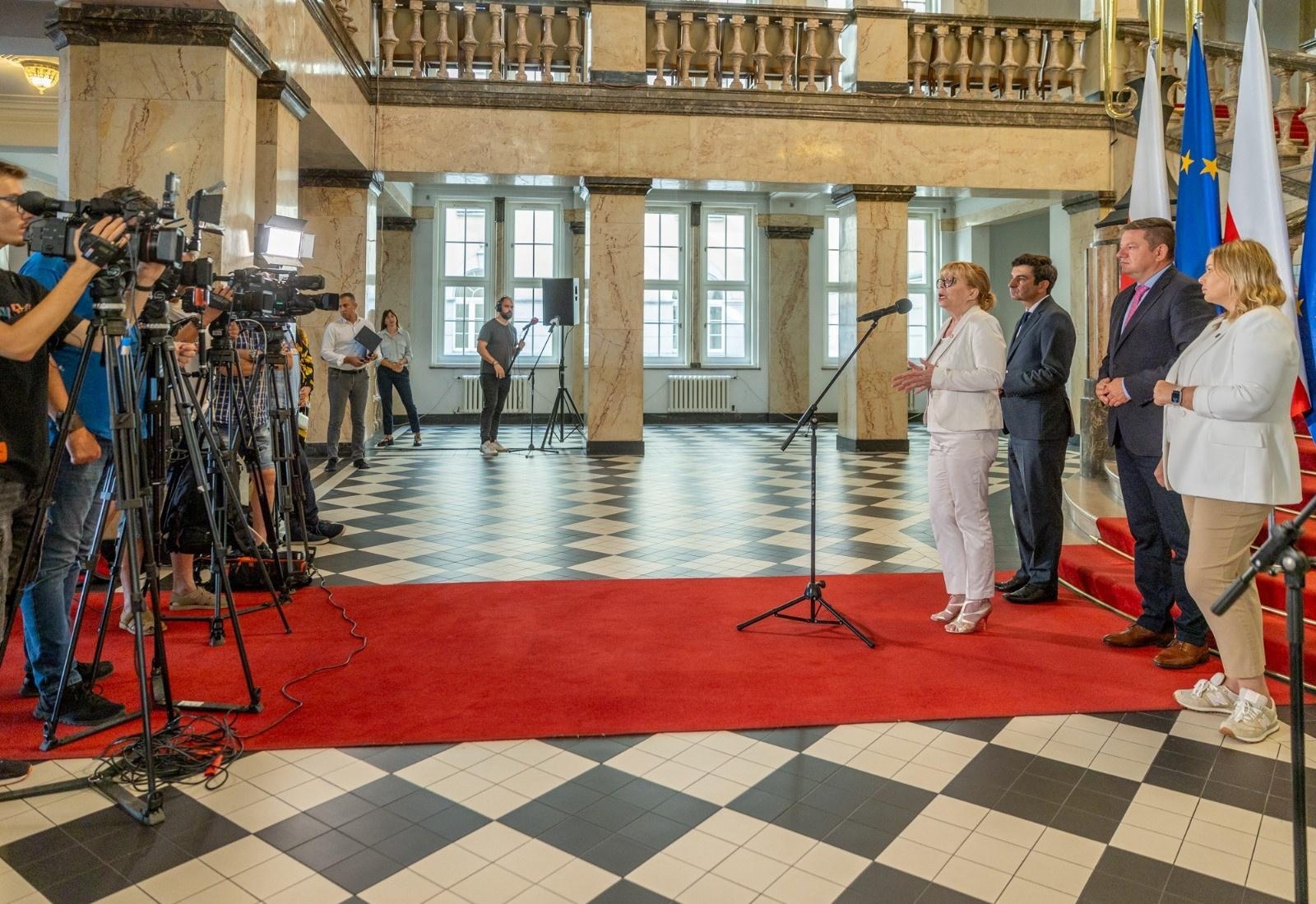 Zdjęcie w galerii na portalu naszraciborz.pl: W Śląskim Urzędzie Wojewódzkim mówiono o rzece Odrze wiadomości z regionu