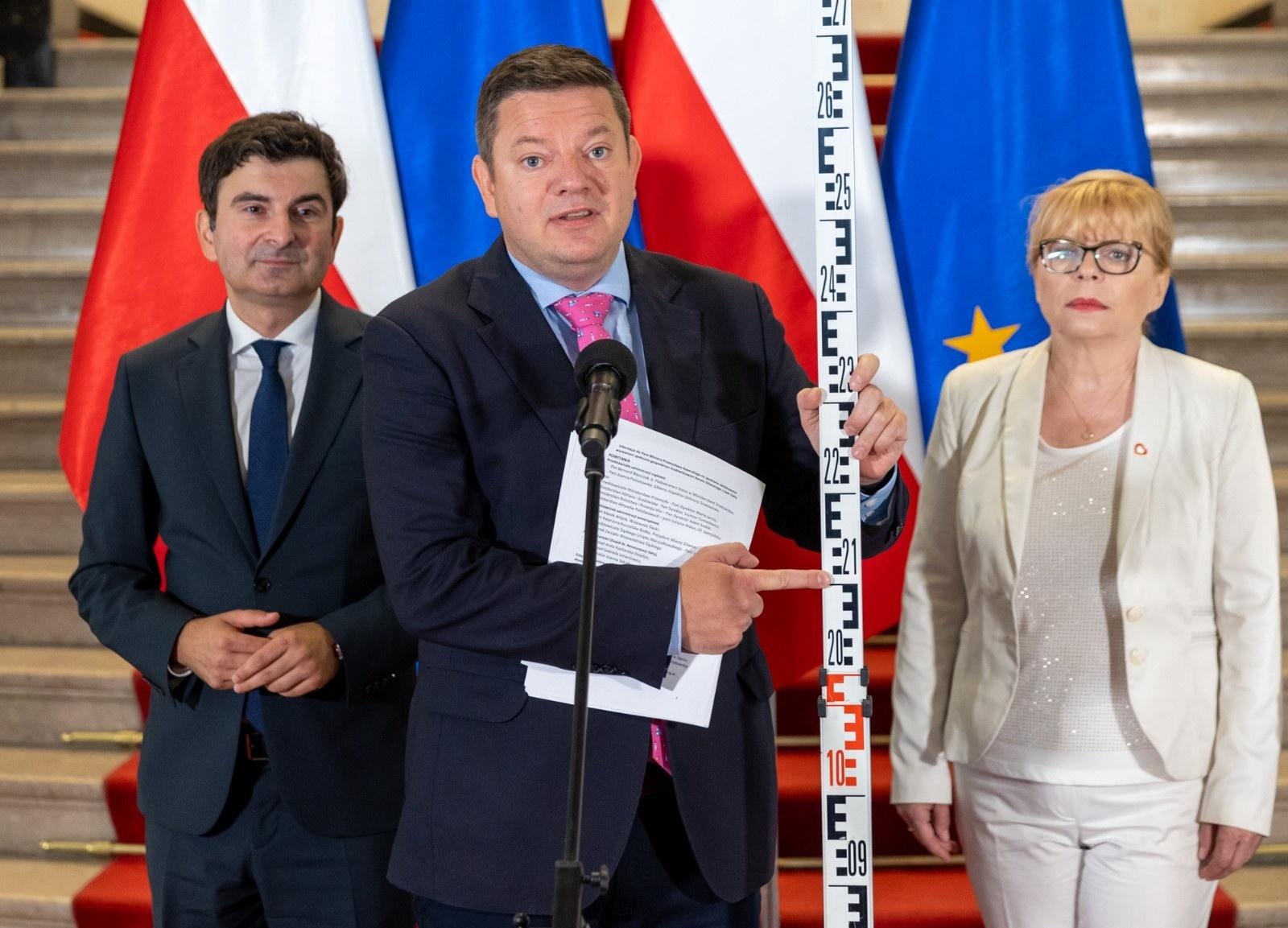 Zdjęcie w galerii na portalu naszraciborz.pl: W Śląskim Urzędzie Wojewódzkim mówiono o rzece Odrze wiadomości z regionu