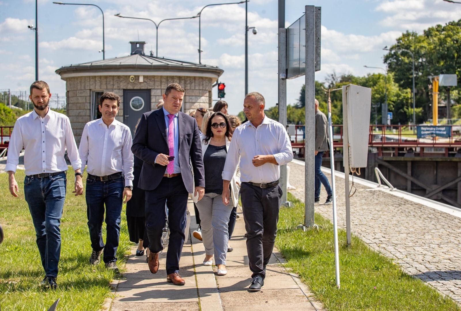 Zdjęcie w galerii na portalu naszraciborz.pl: W Śląskim Urzędzie Wojewódzkim mówiono o rzece Odrze wiadomości z regionu