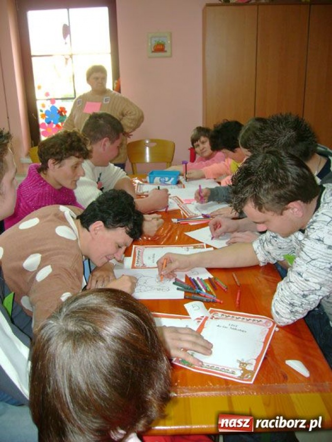 Zdjęcie w galerii na portalu naszraciborz.pl: Święty Mikołaj w Pałacu Różanym wiadomości z regionu