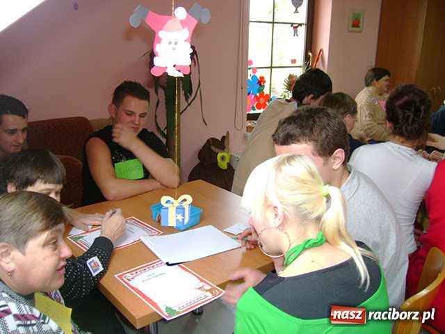 Zdjęcie w galerii na portalu naszraciborz.pl: Święty Mikołaj w Pałacu Różanym wiadomości z regionu