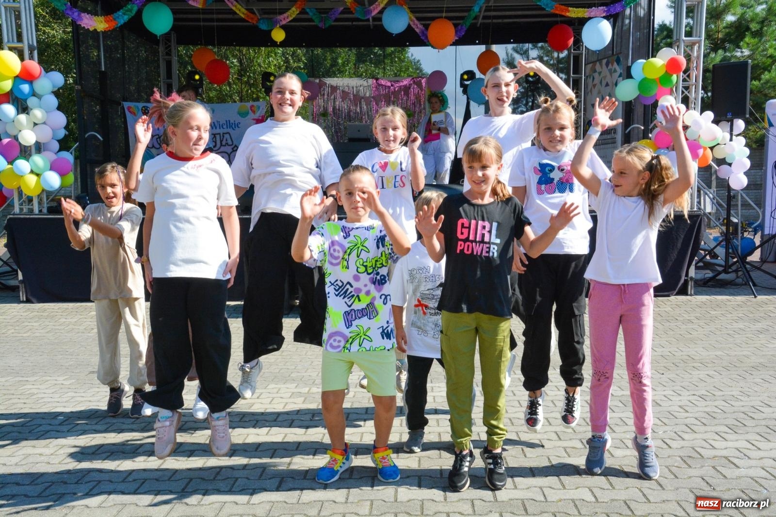 Zdjęcie w galerii na portalu naszraciborz.pl: Stacja Kultura pokolorowała Pietrowice Wielkie [FOTO i WIDEO] wiadomości z regionu