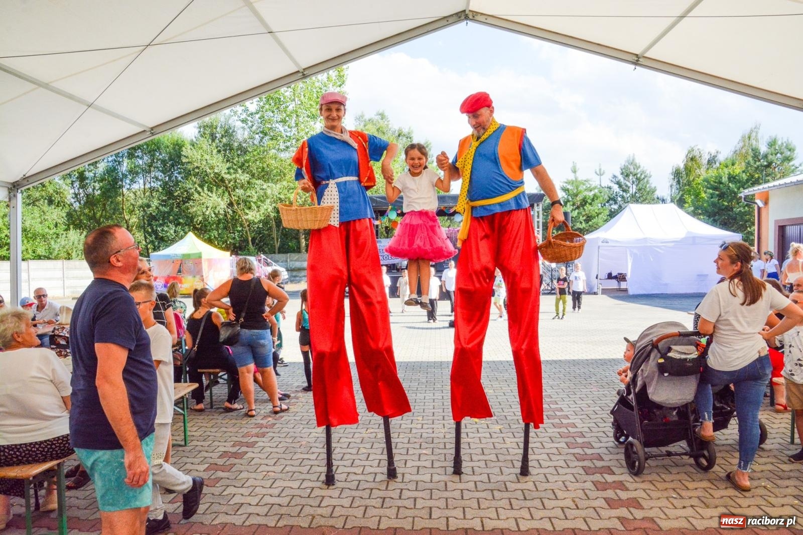 Zdjęcie w galerii na portalu naszraciborz.pl: Stacja Kultura pokolorowała Pietrowice Wielkie [FOTO i WIDEO] wiadomości z regionu