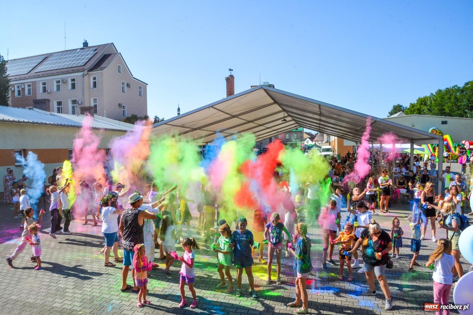 Zdjęcie w galerii na portalu naszraciborz.pl: Stacja Kultura pokolorowała Pietrowice Wielkie [FOTO i WIDEO] wiadomości z regionu