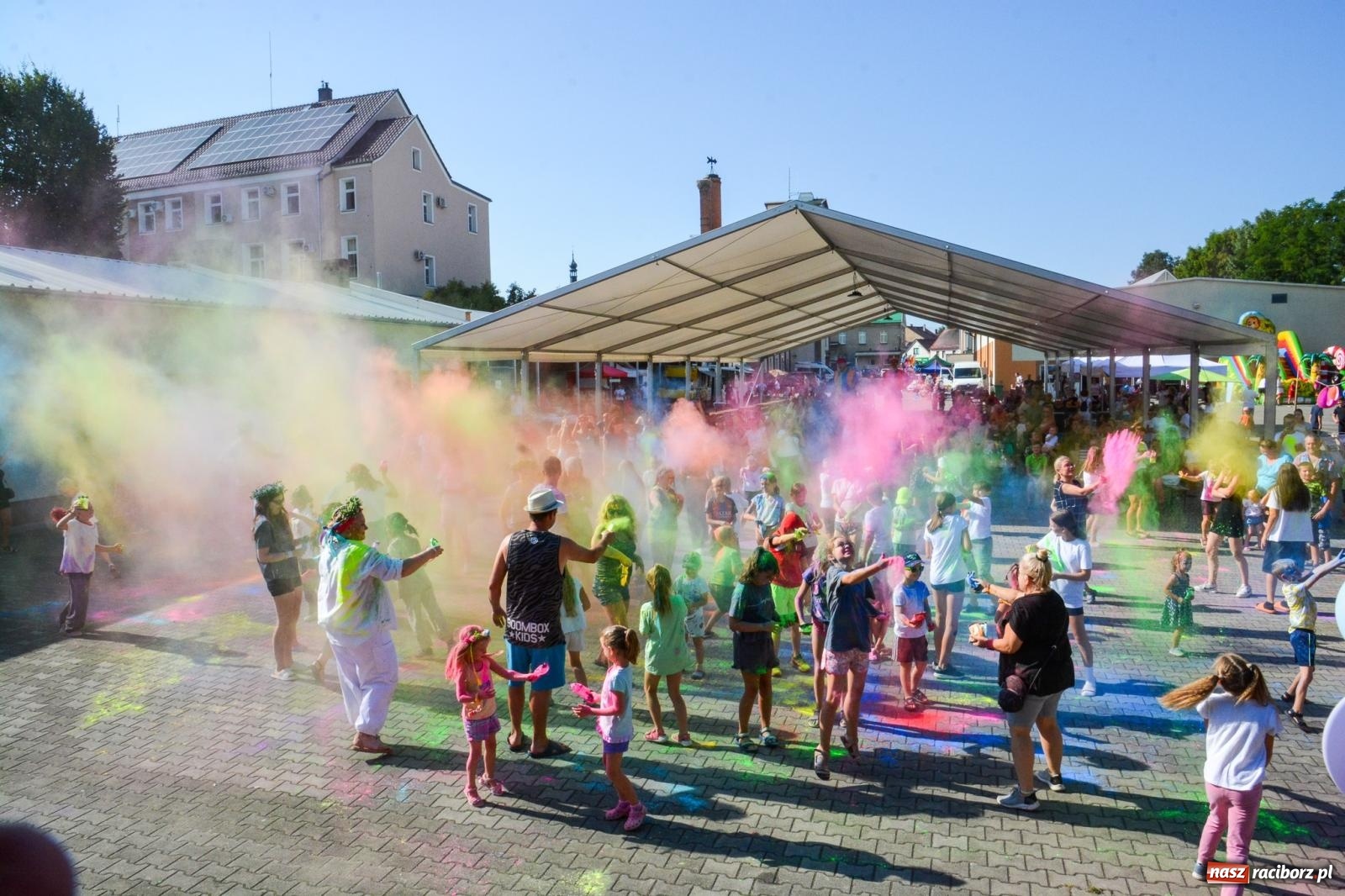 Zdjęcie w galerii na portalu naszraciborz.pl: Stacja Kultura pokolorowała Pietrowice Wielkie [FOTO i WIDEO] wiadomości z regionu