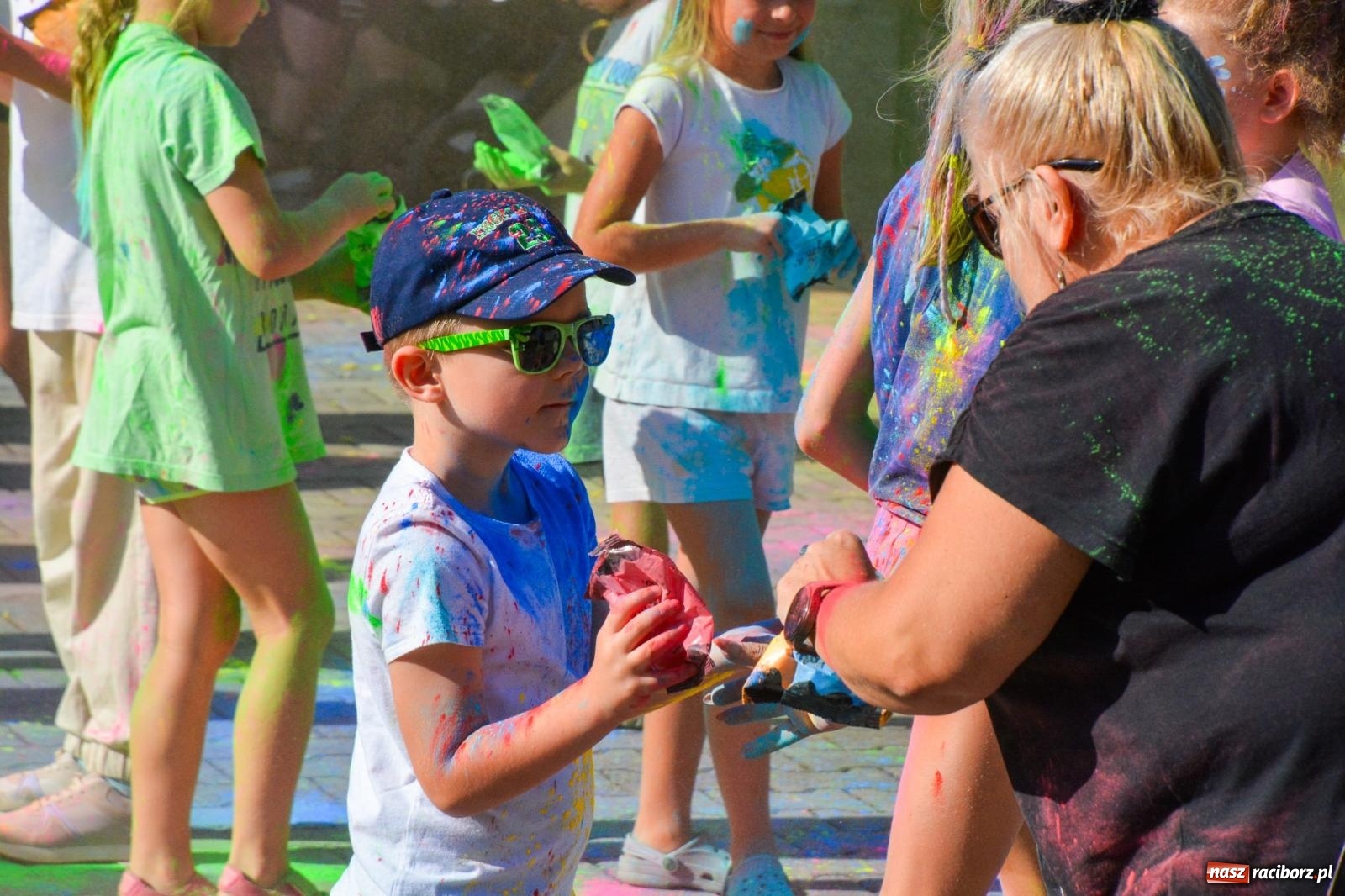 Zdjęcie w galerii na portalu naszraciborz.pl: Stacja Kultura pokolorowała Pietrowice Wielkie [FOTO i WIDEO] wiadomości z regionu