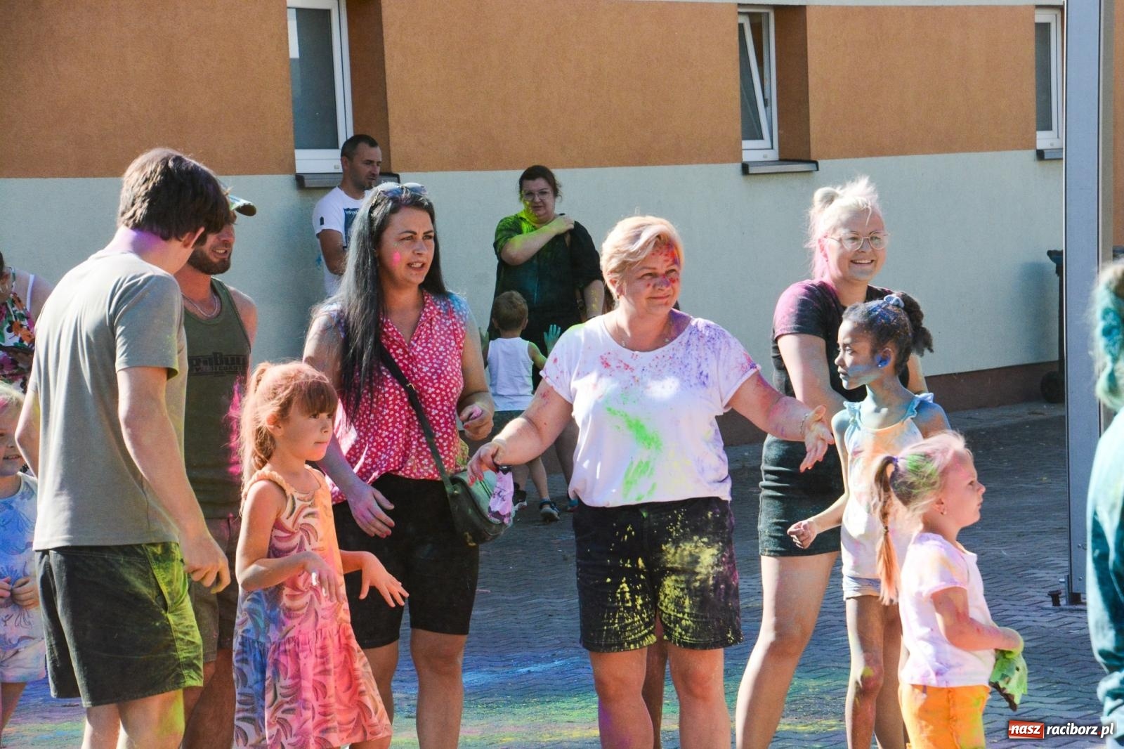Zdjęcie w galerii na portalu naszraciborz.pl: Stacja Kultura pokolorowała Pietrowice Wielkie [FOTO i WIDEO] wiadomości z regionu