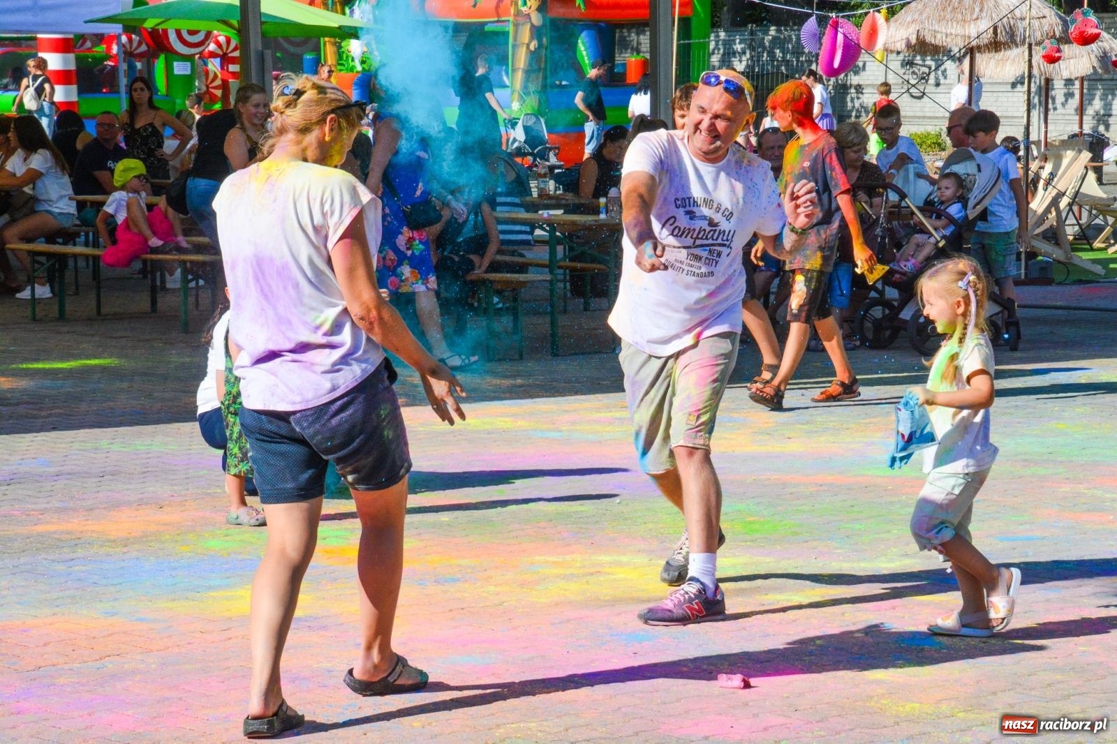 Zdjęcie w galerii na portalu naszraciborz.pl: Stacja Kultura pokolorowała Pietrowice Wielkie [FOTO i WIDEO] wiadomości z regionu