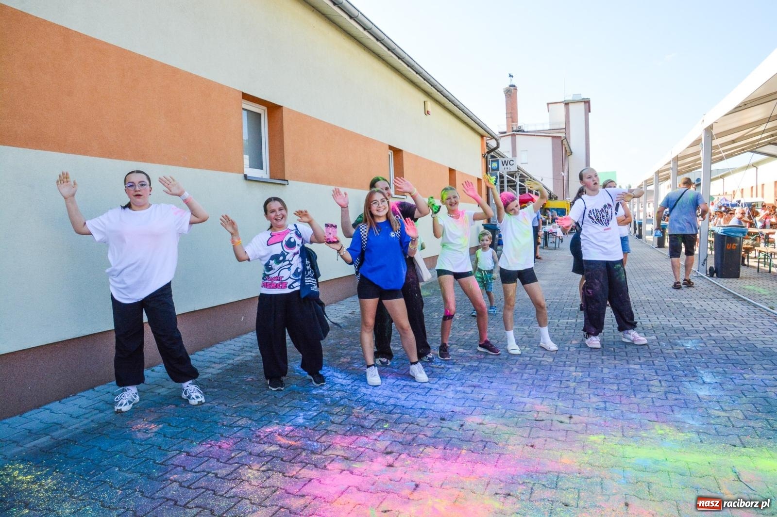 Zdjęcie w galerii na portalu naszraciborz.pl: Stacja Kultura pokolorowała Pietrowice Wielkie [FOTO i WIDEO] wiadomości z regionu