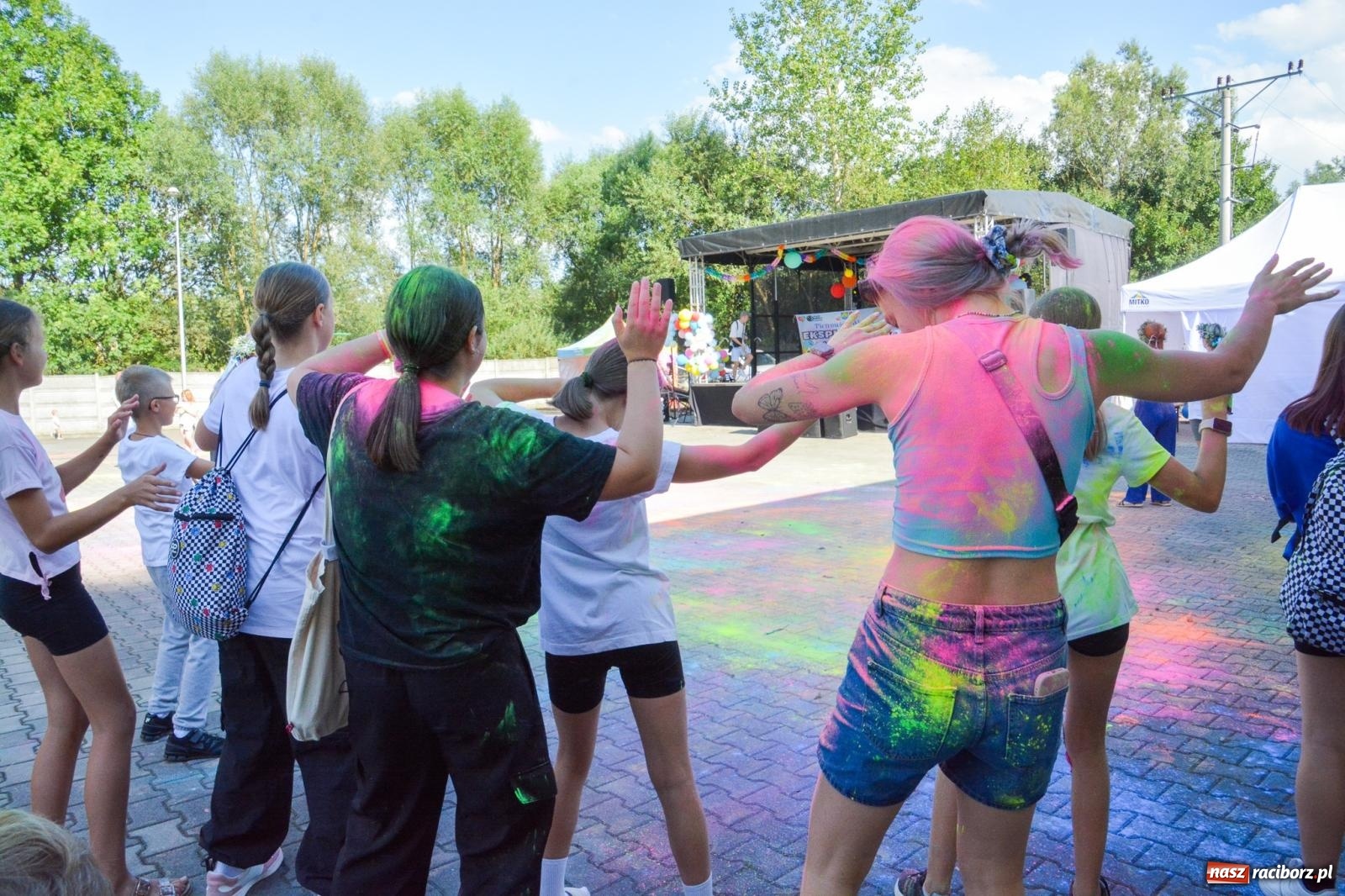 Zdjęcie w galerii na portalu naszraciborz.pl: Stacja Kultura pokolorowała Pietrowice Wielkie [FOTO i WIDEO] wiadomości z regionu