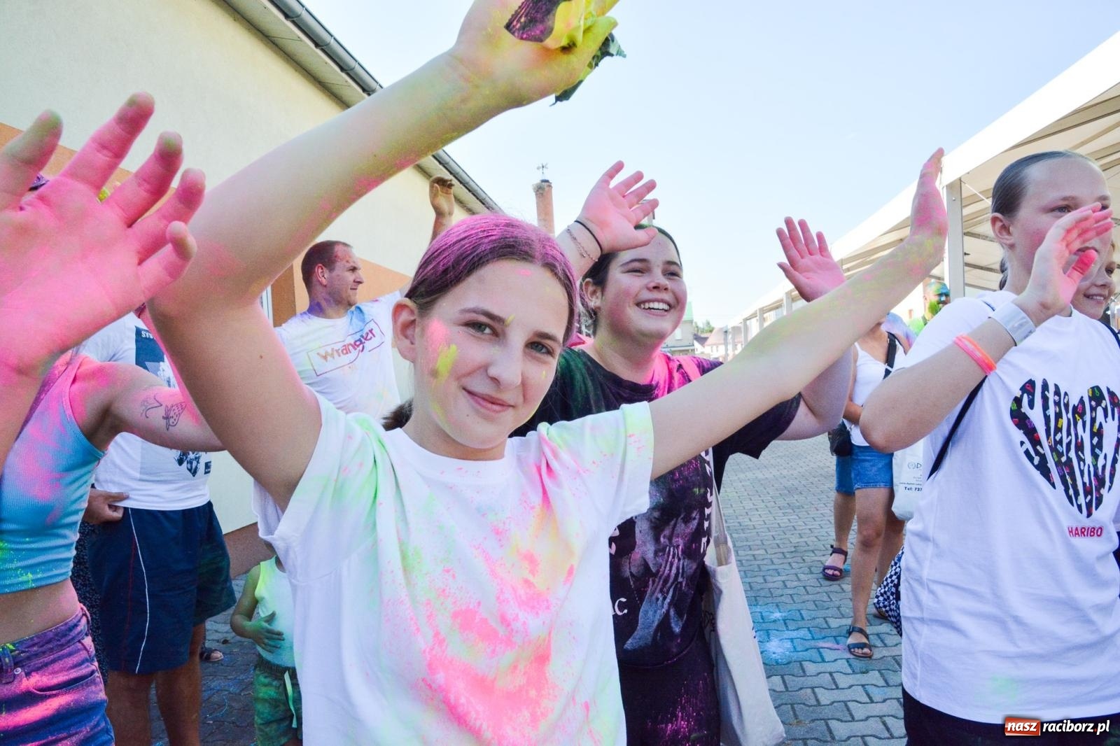 Zdjęcie w galerii na portalu naszraciborz.pl: Stacja Kultura pokolorowała Pietrowice Wielkie [FOTO i WIDEO] wiadomości z regionu