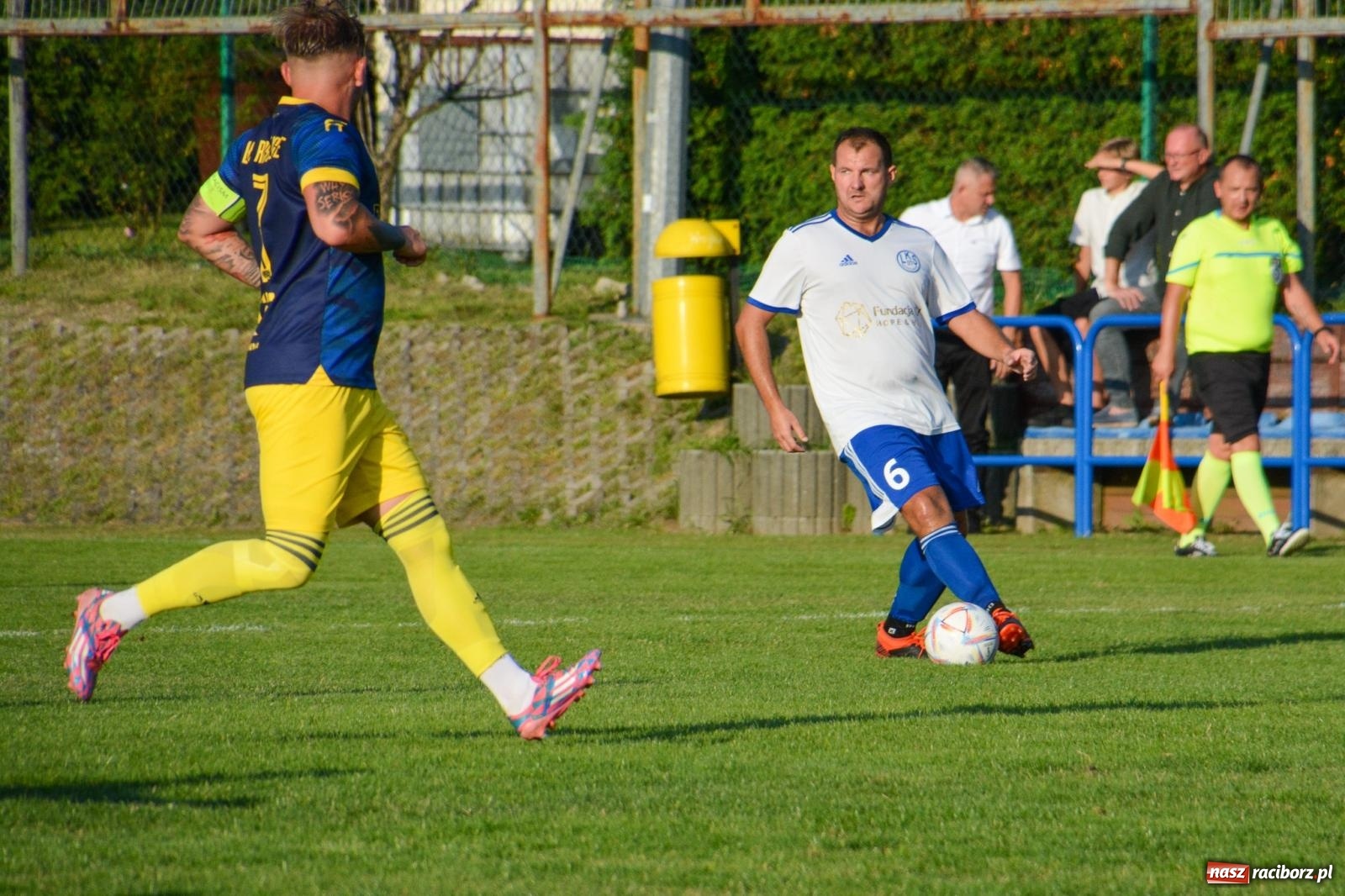 Zdjęcie w galerii na portalu naszraciborz.pl: Sąsiedzkie derby: Markowice uległy Raszczycom wiadomości z regionu
