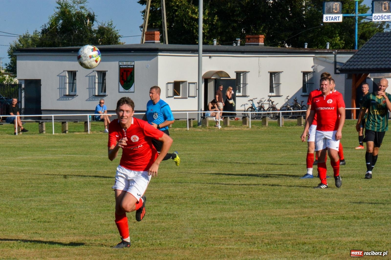 Zdjęcie w galerii na portalu naszraciborz.pl: Pietrowice Wielkie i Krzanowice podzieliły się punktami [FOTO] wiadomości z regionu