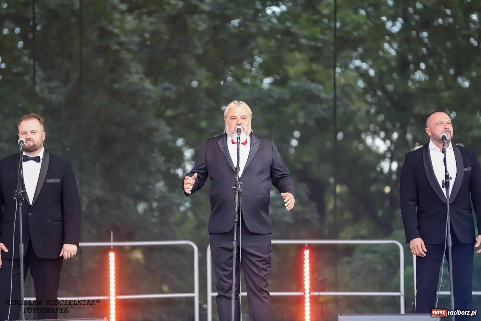 Zdjęcie w galerii na portalu naszraciborz.pl: Plenerowy koncert na Zamku Piastowskim: Operetka przyciągnęła tłumy [FOTO i WIDEO] wiadomości z regionu