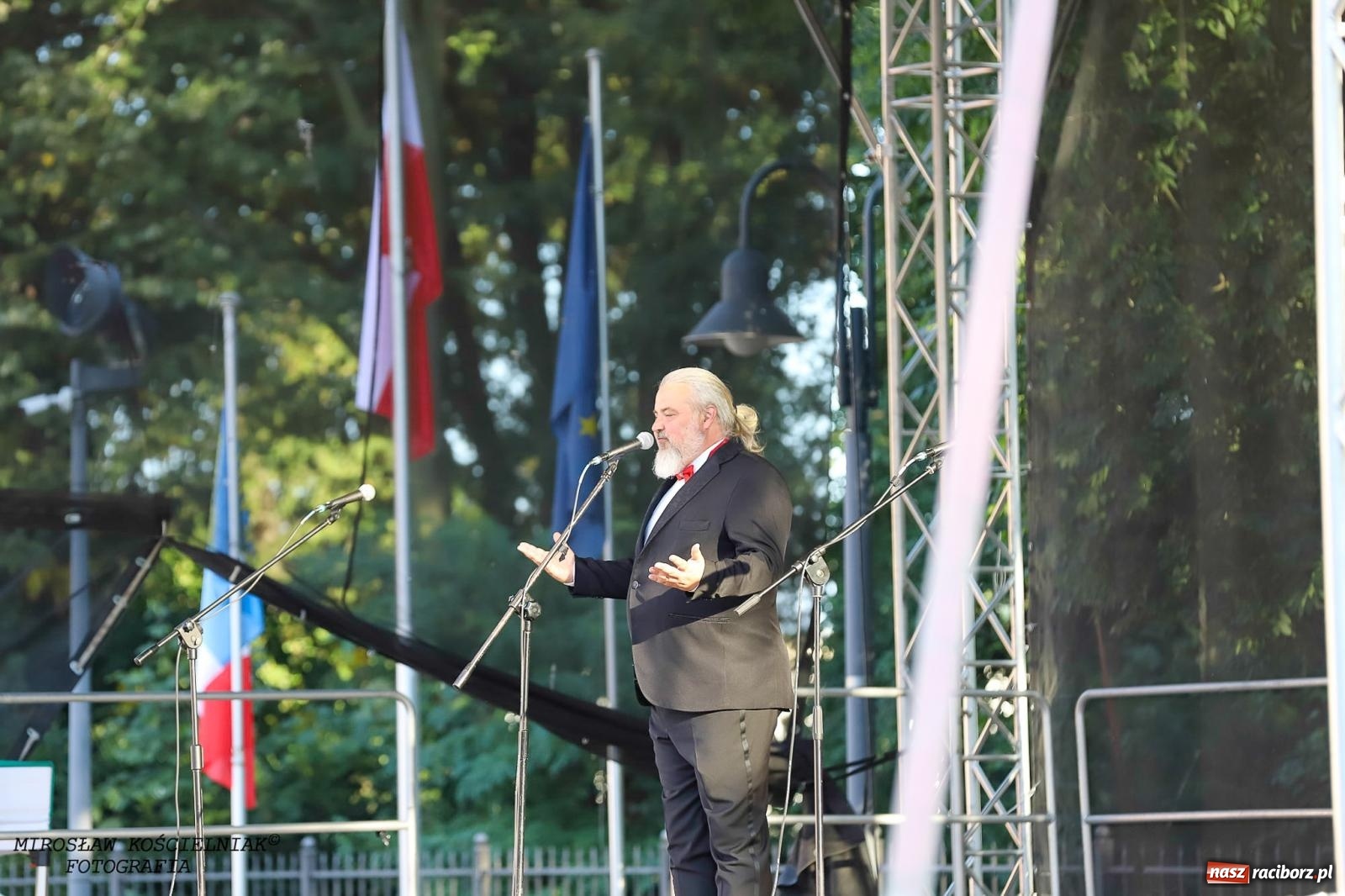 Zdjęcie w galerii na portalu naszraciborz.pl: Plenerowy koncert na Zamku Piastowskim: Operetka przyciągnęła tłumy [FOTO i WIDEO] wiadomości z regionu
