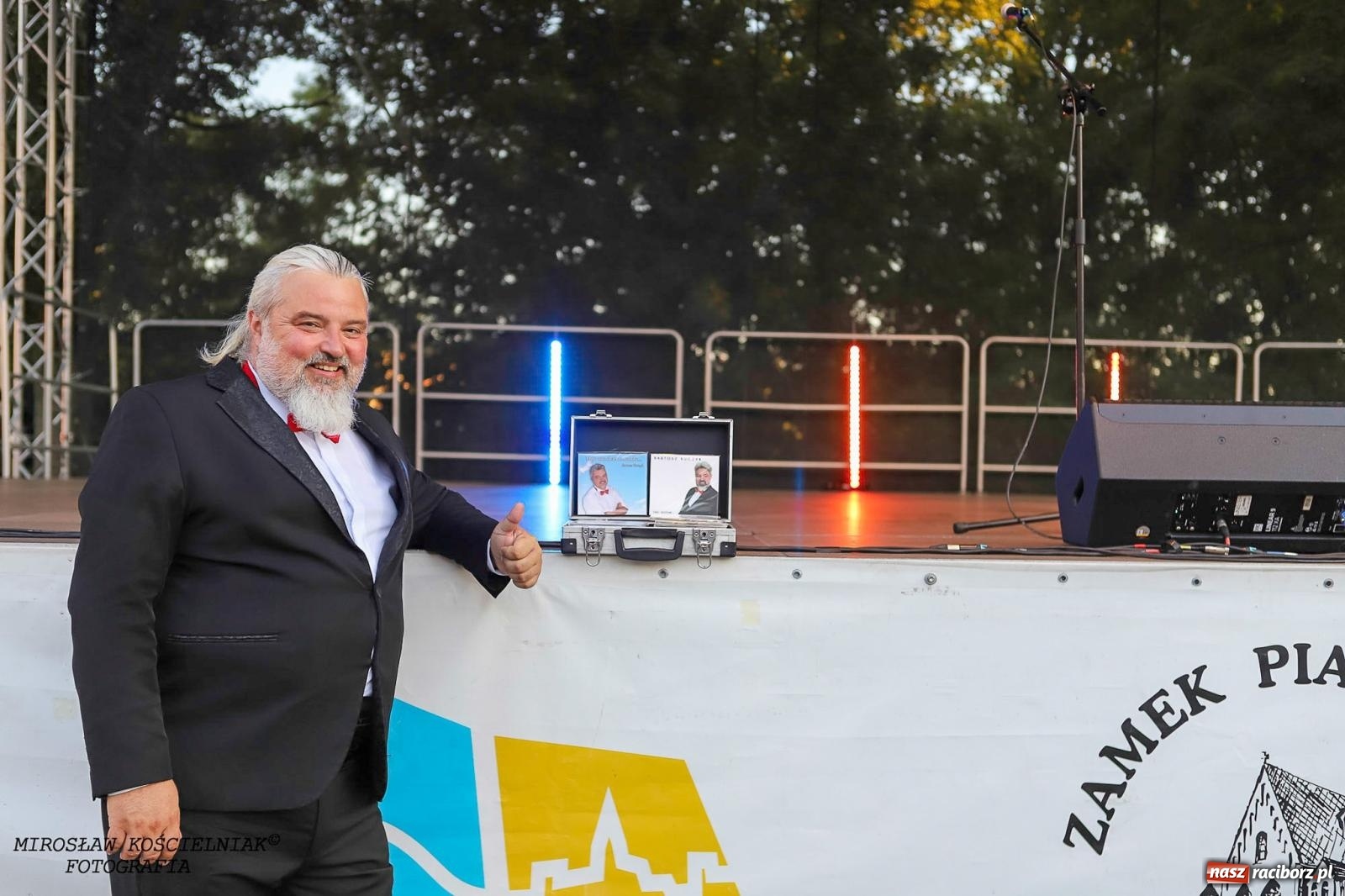 Zdjęcie w galerii na portalu naszraciborz.pl: Plenerowy koncert na Zamku Piastowskim: Operetka przyciągnęła tłumy [FOTO i WIDEO] wiadomości z regionu