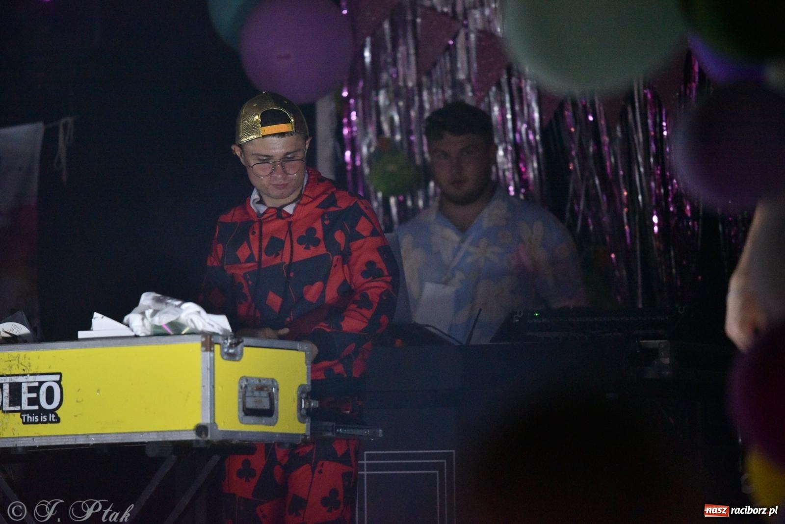 Zdjęcie w galerii na portalu naszraciborz.pl: Soleo, czyli disco polo na finał Eksplozji Kolorów w Pietrowicach Wielkich! wiadomości z regionu