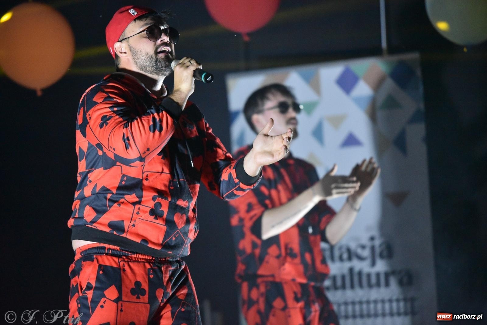 Zdjęcie w galerii na portalu naszraciborz.pl: Soleo, czyli disco polo na finał Eksplozji Kolorów w Pietrowicach Wielkich! wiadomości z regionu