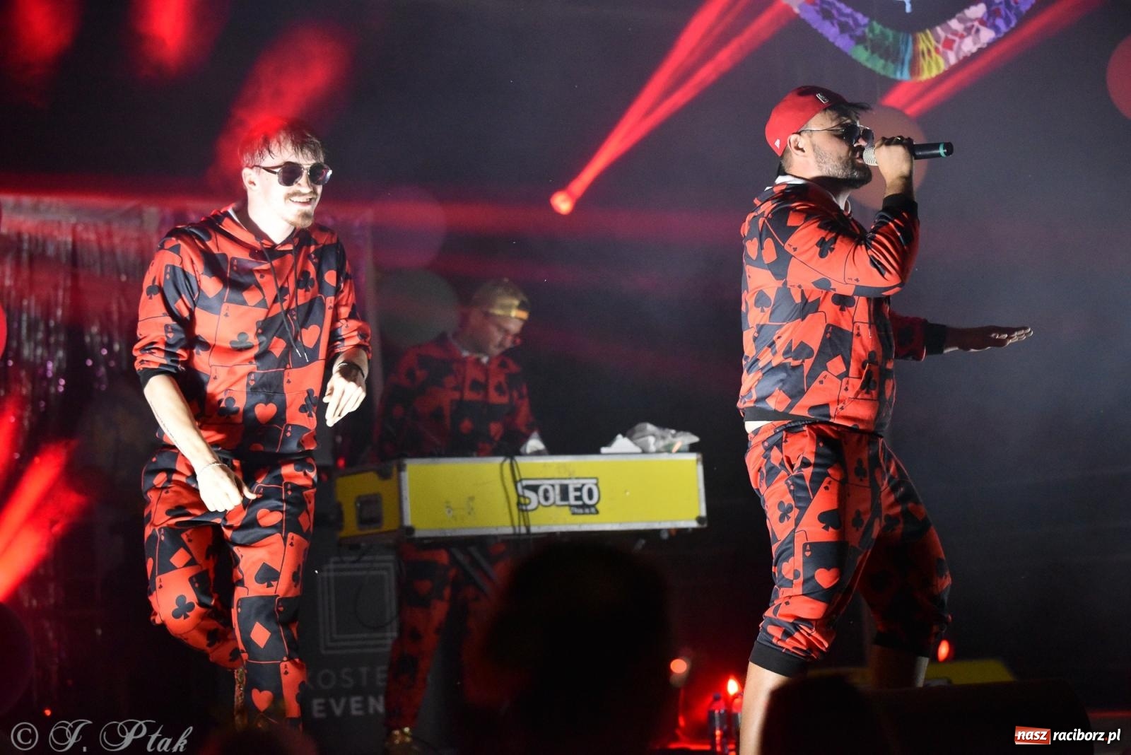 Zdjęcie w galerii na portalu naszraciborz.pl: Soleo, czyli disco polo na finał Eksplozji Kolorów w Pietrowicach Wielkich! wiadomości z regionu