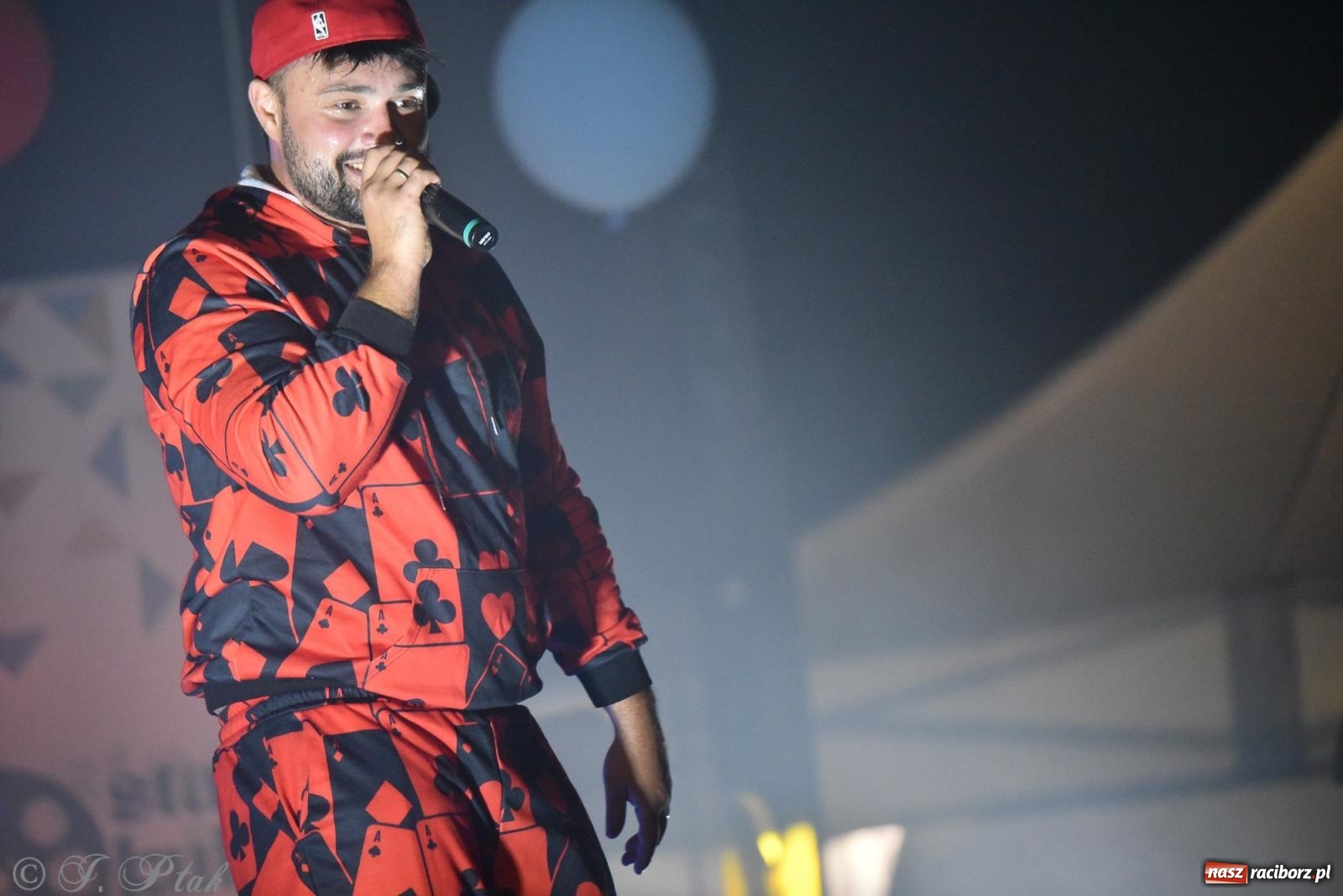 Zdjęcie w galerii na portalu naszraciborz.pl: Soleo, czyli disco polo na finał Eksplozji Kolorów w Pietrowicach Wielkich! wiadomości z regionu