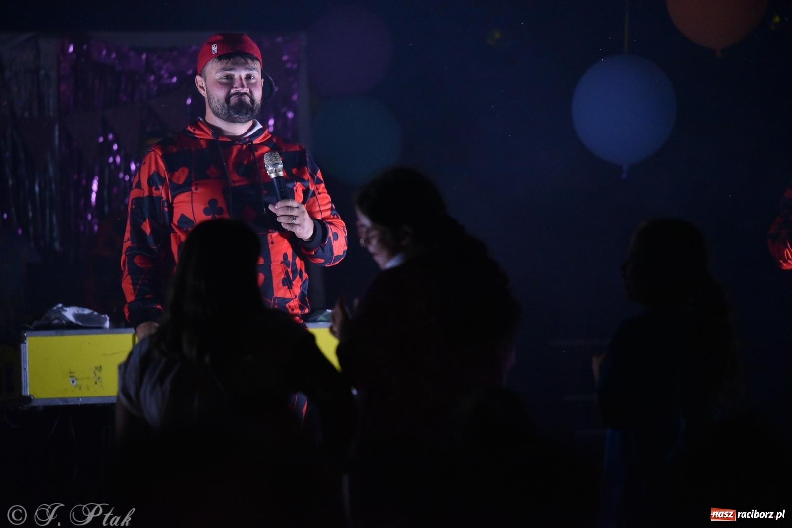 Zdjęcie w galerii na portalu naszraciborz.pl: Soleo, czyli disco polo na finał Eksplozji Kolorów w Pietrowicach Wielkich! wiadomości z regionu