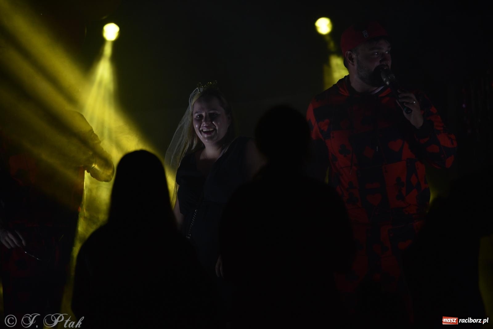 Zdjęcie w galerii na portalu naszraciborz.pl: Soleo, czyli disco polo na finał Eksplozji Kolorów w Pietrowicach Wielkich! wiadomości z regionu