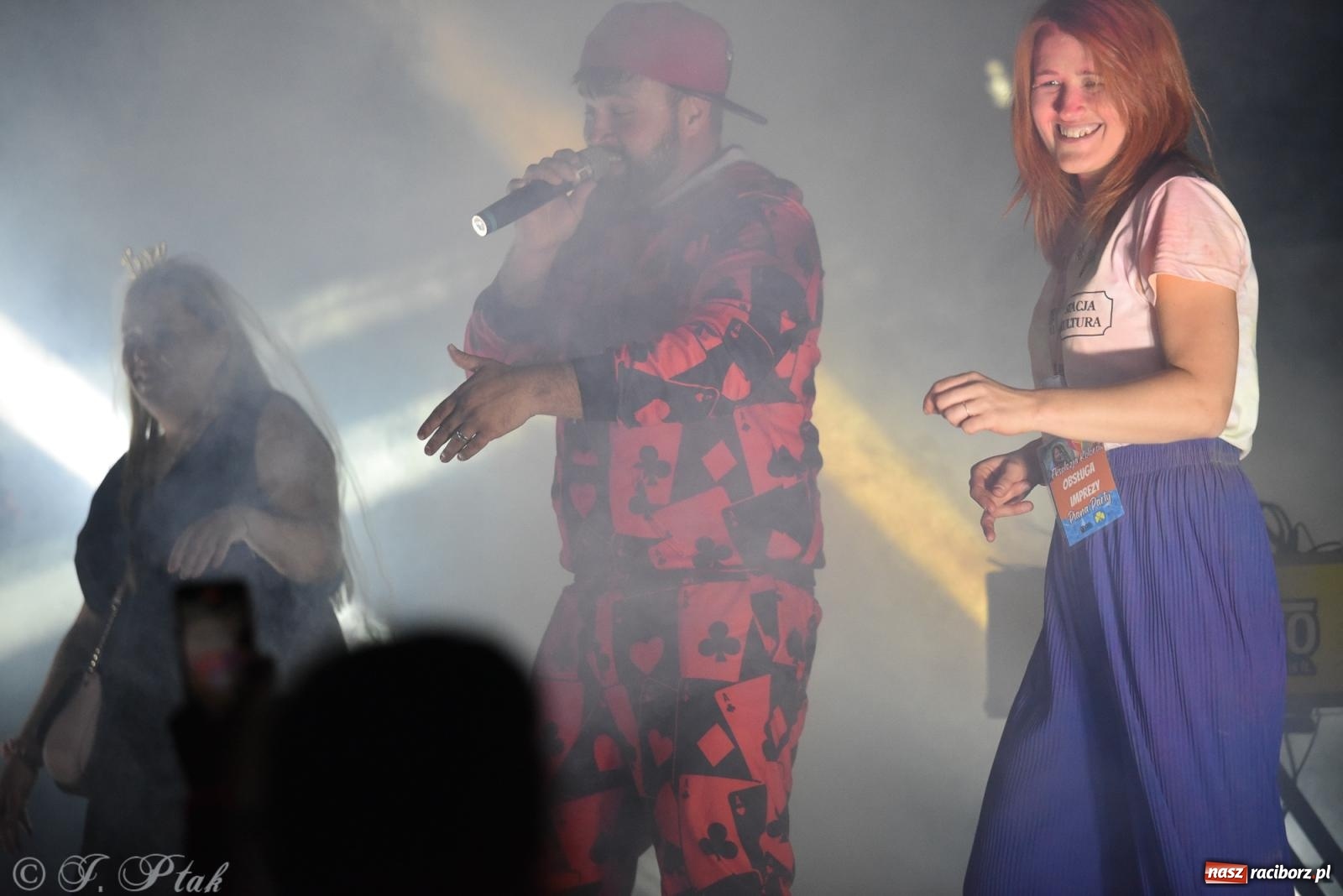 Zdjęcie w galerii na portalu naszraciborz.pl: Soleo, czyli disco polo na finał Eksplozji Kolorów w Pietrowicach Wielkich! wiadomości z regionu