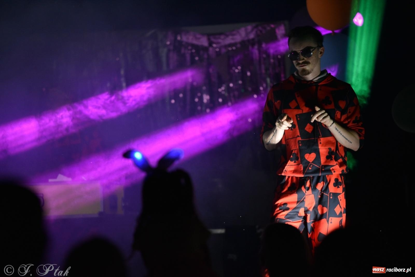 Zdjęcie w galerii na portalu naszraciborz.pl: Soleo, czyli disco polo na finał Eksplozji Kolorów w Pietrowicach Wielkich! wiadomości z regionu