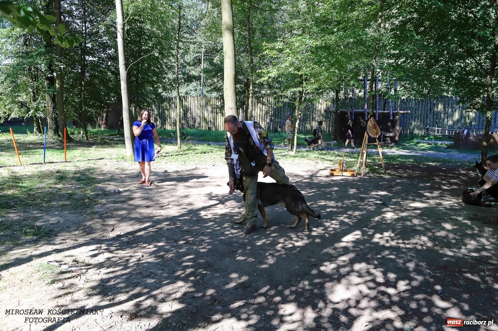 Zdjęcie w galerii na portalu naszraciborz.pl: Psi Gród. Miłośnicy czworonogów spotkali się w średniowiecznej scenerii wiadomości z regionu