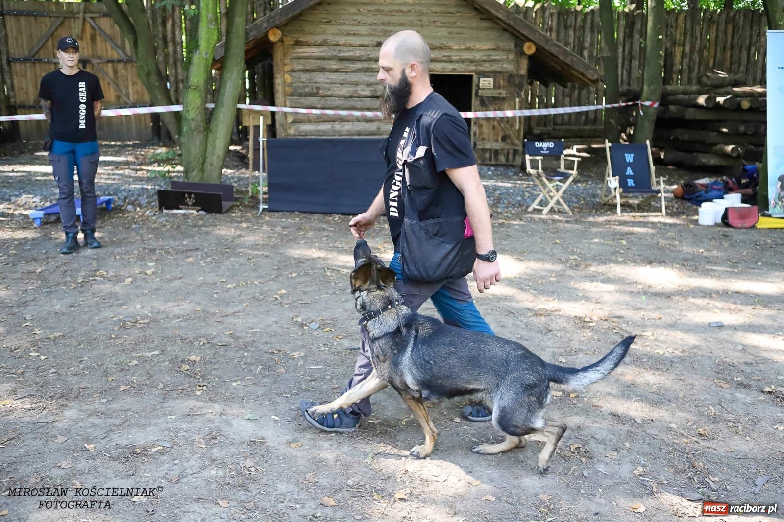 Zdjęcie w galerii na portalu naszraciborz.pl: Psi Gród. Miłośnicy czworonogów spotkali się w średniowiecznej scenerii wiadomości z regionu