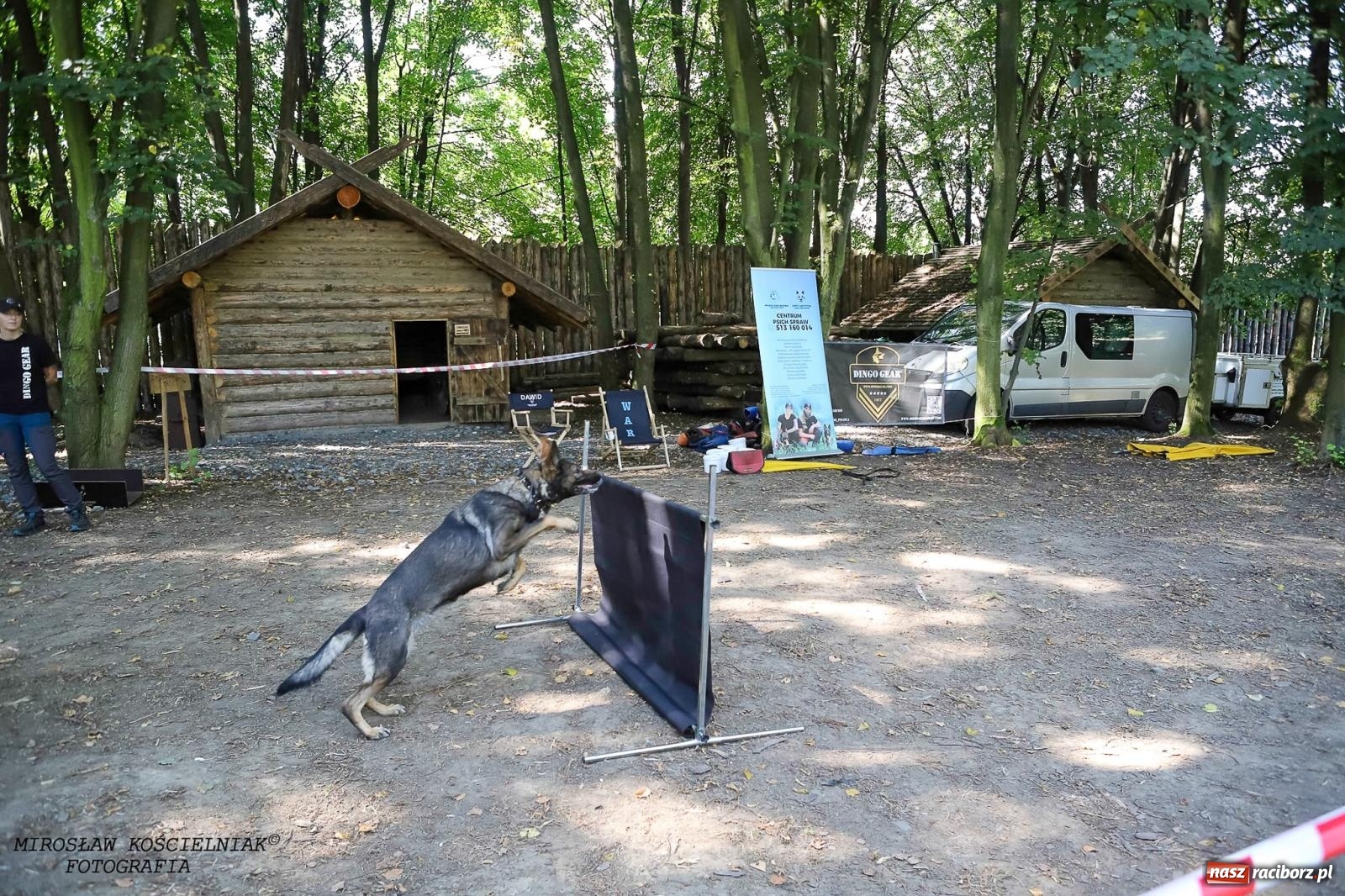 Zdjęcie w galerii na portalu naszraciborz.pl: Psi Gród. Miłośnicy czworonogów spotkali się w średniowiecznej scenerii wiadomości z regionu