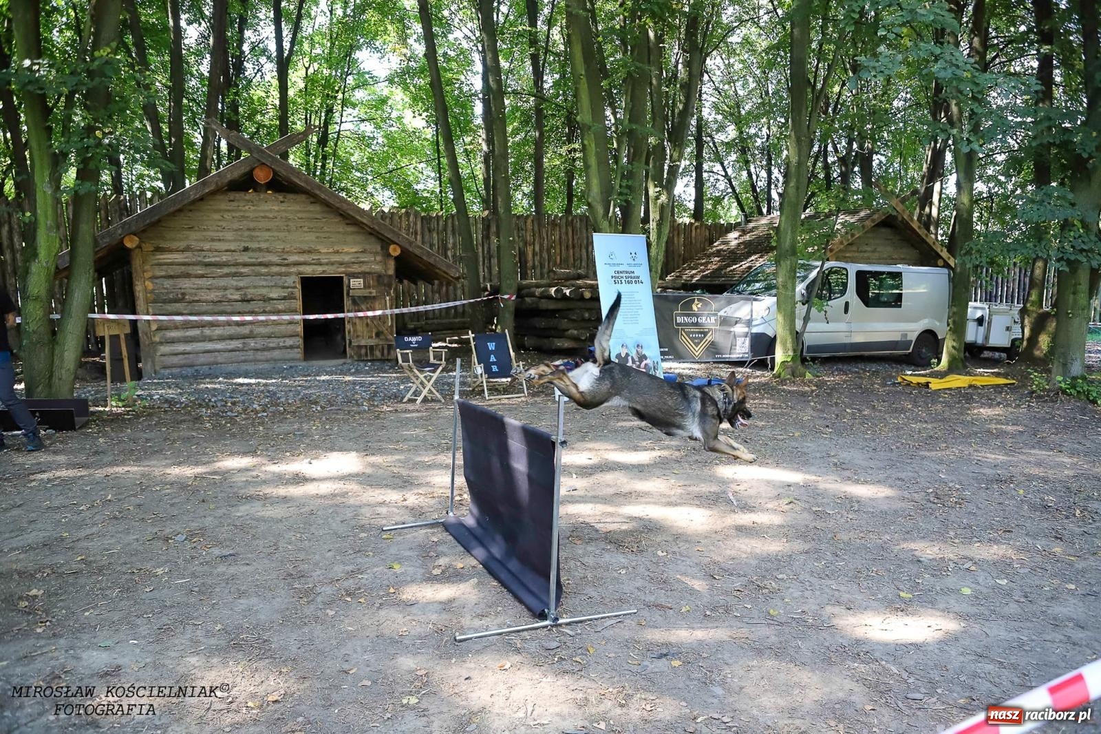 Zdjęcie w galerii na portalu naszraciborz.pl: Psi Gród. Miłośnicy czworonogów spotkali się w średniowiecznej scenerii wiadomości z regionu