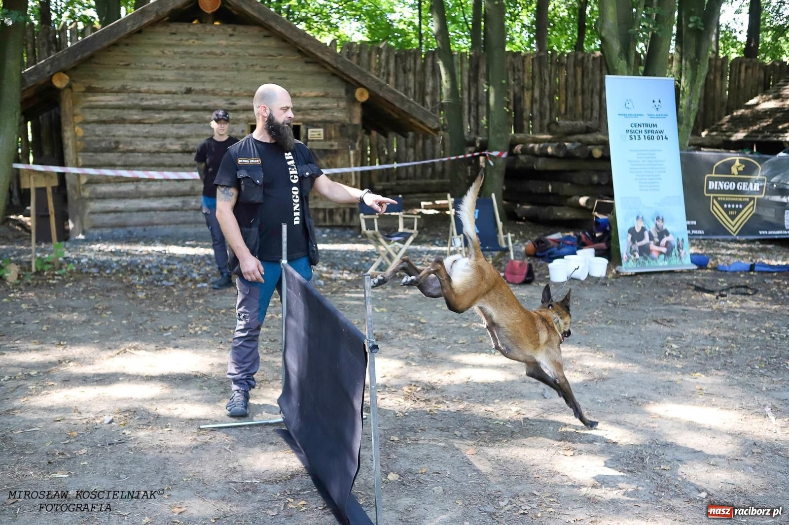 Zdjęcie w galerii na portalu naszraciborz.pl: Psi Gród. Miłośnicy czworonogów spotkali się w średniowiecznej scenerii wiadomości z regionu