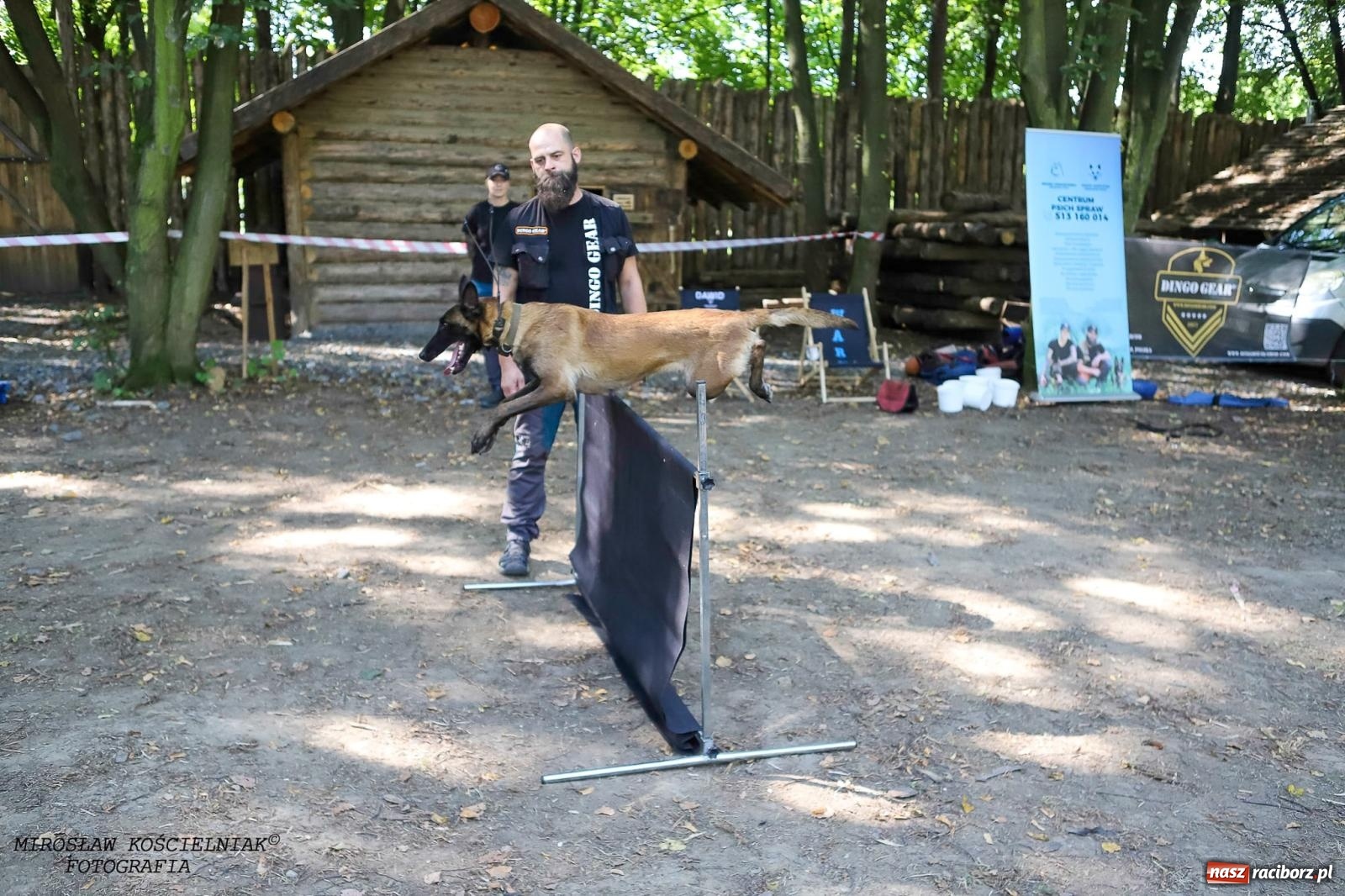 Zdjęcie w galerii na portalu naszraciborz.pl: Psi Gród. Miłośnicy czworonogów spotkali się w średniowiecznej scenerii wiadomości z regionu