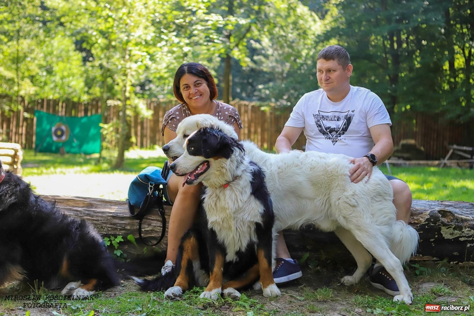 Zdjęcie w galerii na portalu naszraciborz.pl: Psi Gród. Miłośnicy czworonogów spotkali się w średniowiecznej scenerii wiadomości z regionu