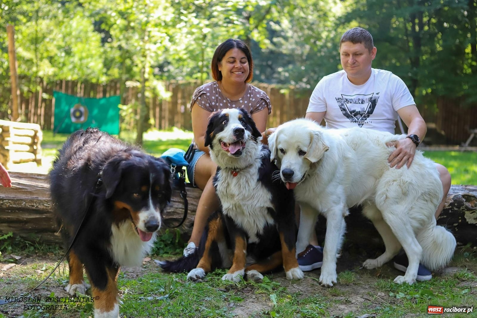 Zdjęcie w galerii na portalu naszraciborz.pl: Psi Gród. Miłośnicy czworonogów spotkali się w średniowiecznej scenerii wiadomości z regionu
