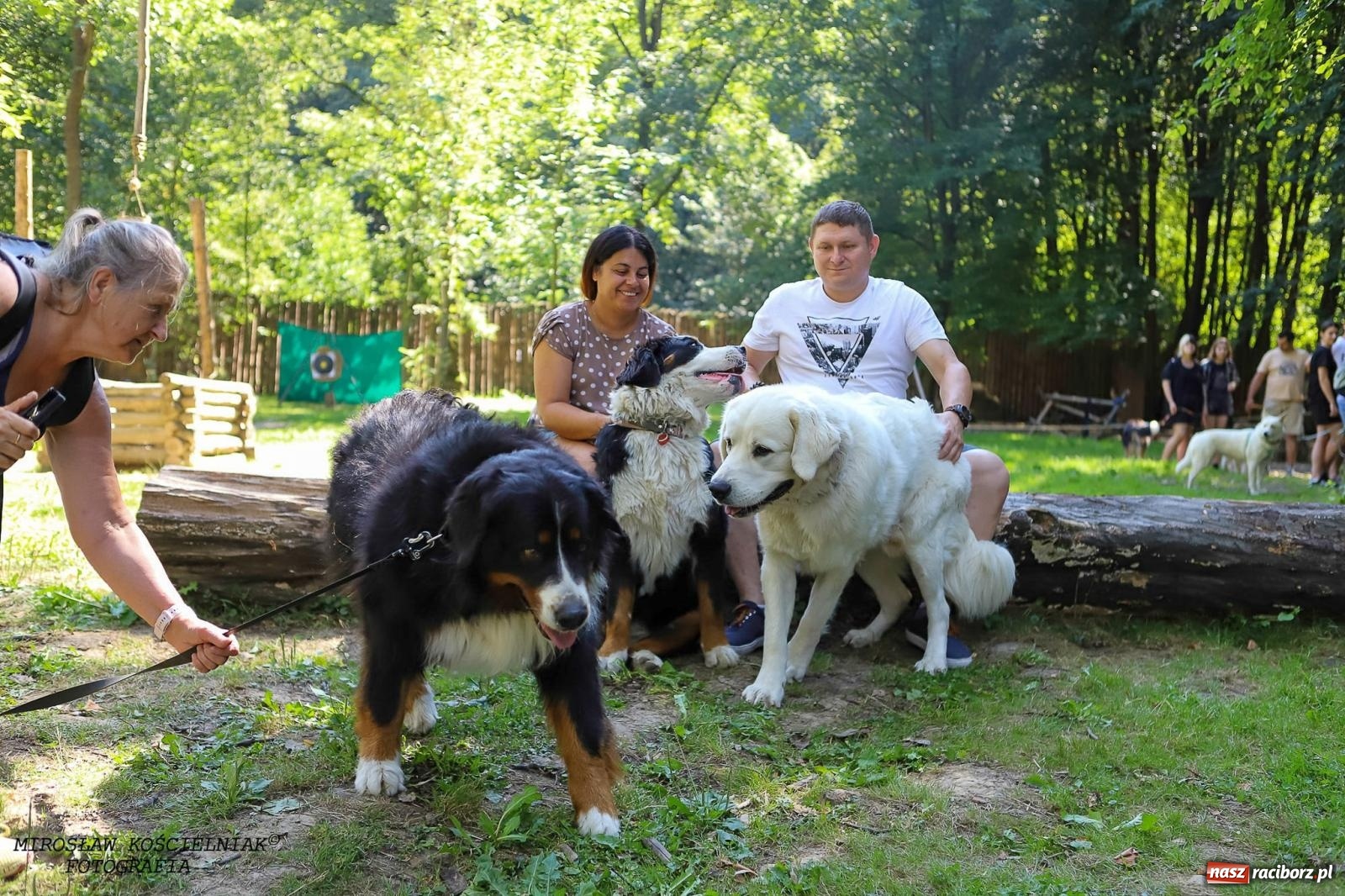 Zdjęcie w galerii na portalu naszraciborz.pl: Psi Gród. Miłośnicy czworonogów spotkali się w średniowiecznej scenerii wiadomości z regionu
