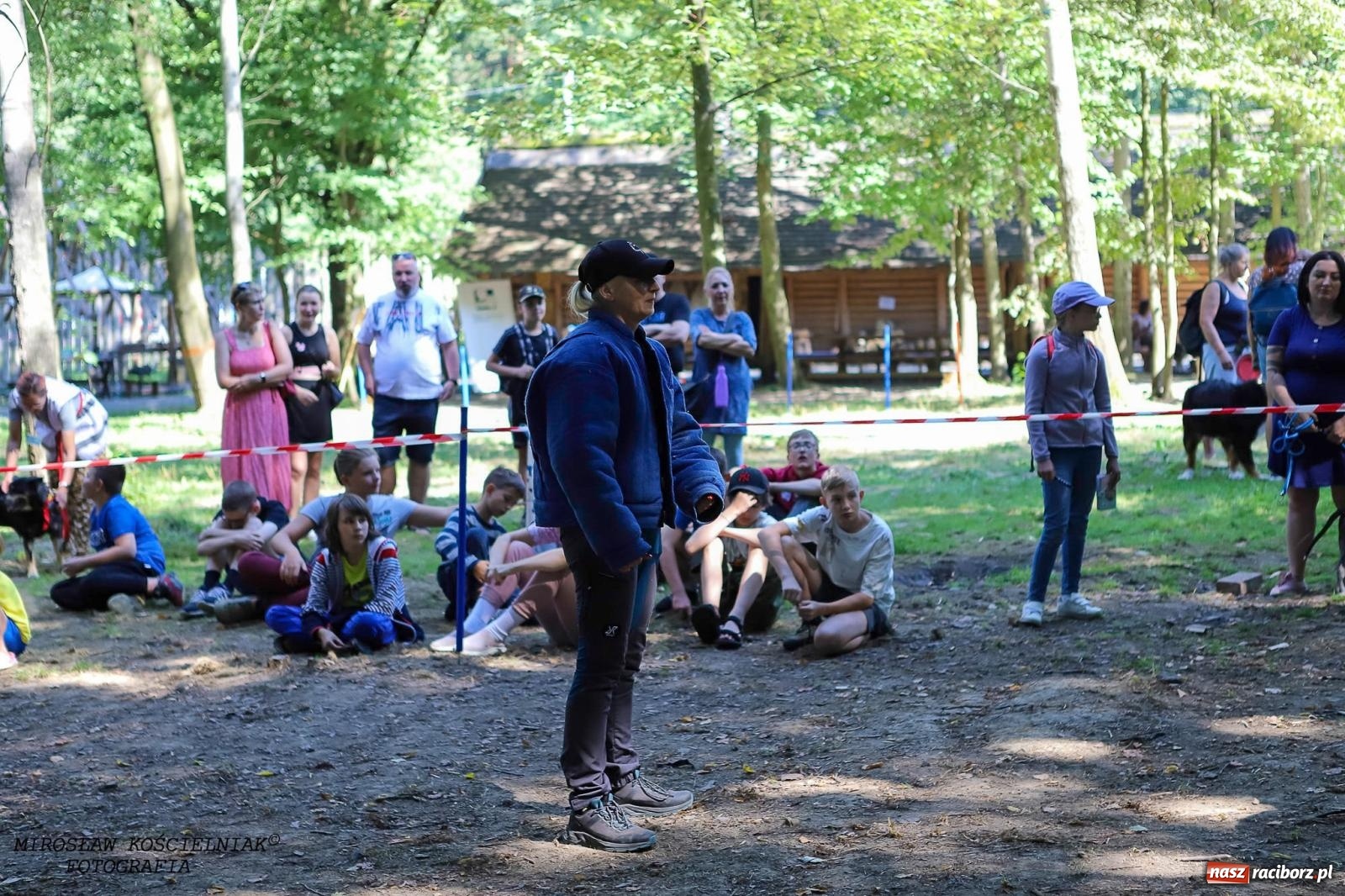 Zdjęcie w galerii na portalu naszraciborz.pl: Psi Gród. Miłośnicy czworonogów spotkali się w średniowiecznej scenerii wiadomości z regionu