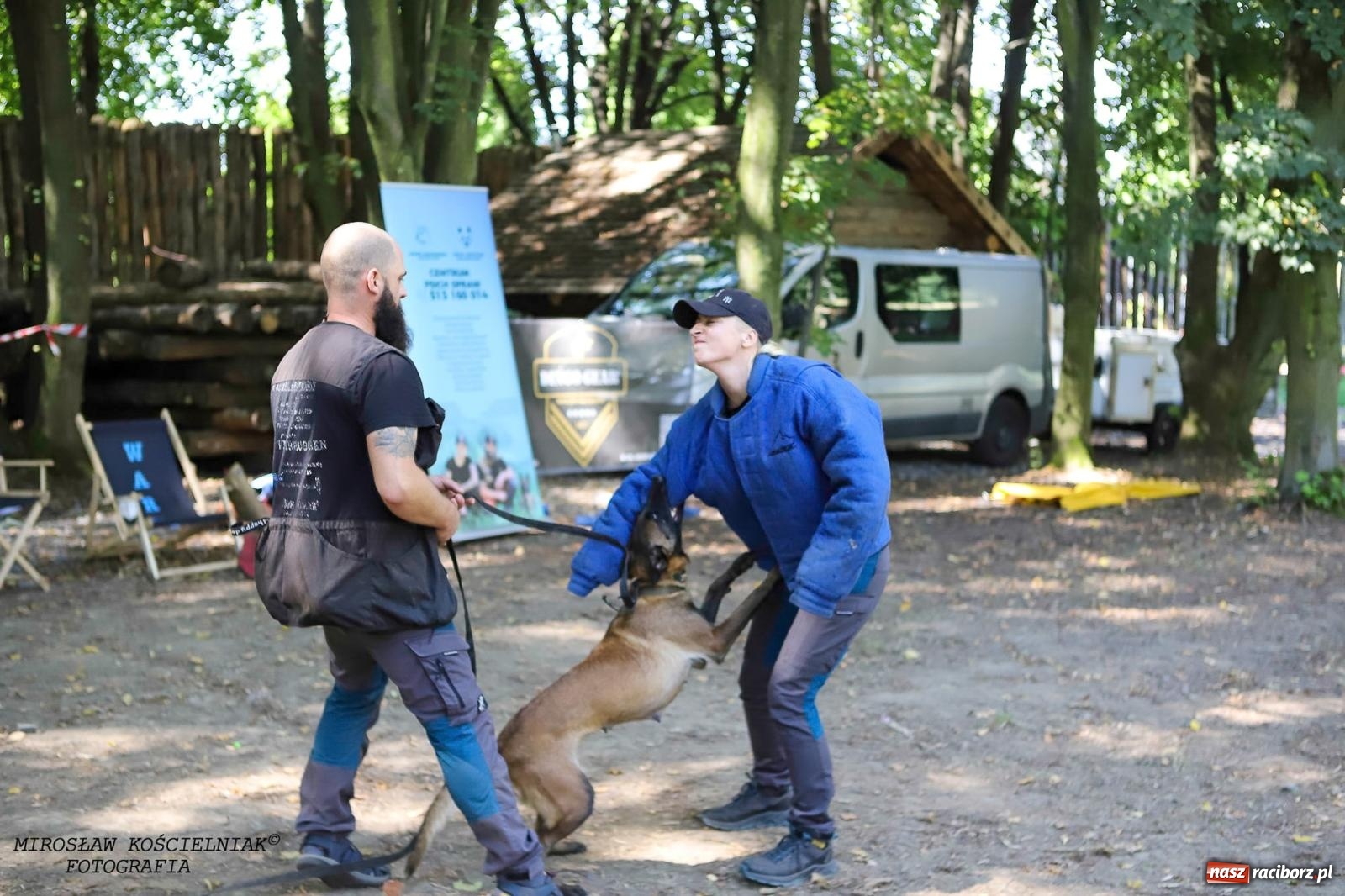 Zdjęcie w galerii na portalu naszraciborz.pl: Psi Gród. Miłośnicy czworonogów spotkali się w średniowiecznej scenerii wiadomości z regionu