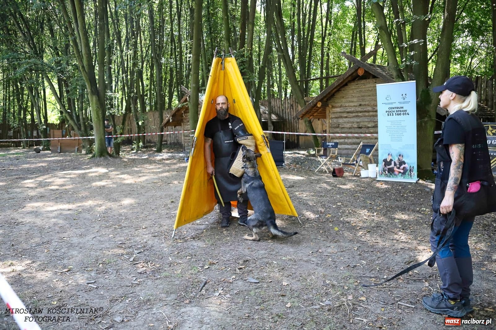 Zdjęcie w galerii na portalu naszraciborz.pl: Psi Gród. Miłośnicy czworonogów spotkali się w średniowiecznej scenerii wiadomości z regionu