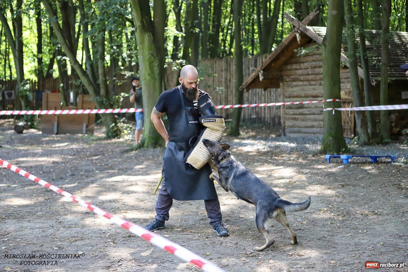 Zdjęcie w galerii na portalu naszraciborz.pl: Psi Gród. Miłośnicy czworonogów spotkali się w średniowiecznej scenerii wiadomości z regionu
