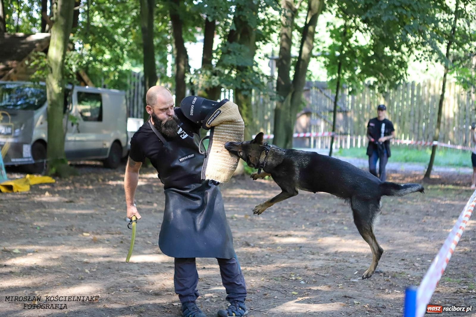 Zdjęcie w galerii na portalu naszraciborz.pl: Psi Gród. Miłośnicy czworonogów spotkali się w średniowiecznej scenerii wiadomości z regionu