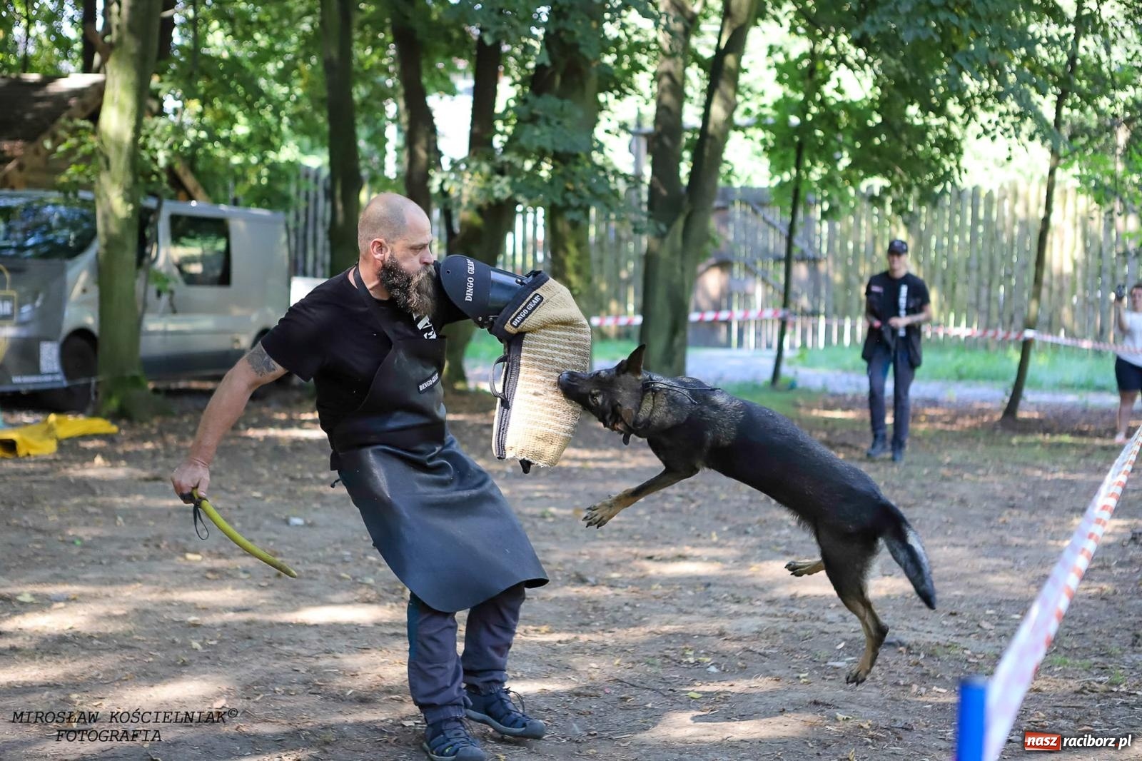 Zdjęcie w galerii na portalu naszraciborz.pl: Psi Gród. Miłośnicy czworonogów spotkali się w średniowiecznej scenerii wiadomości z regionu