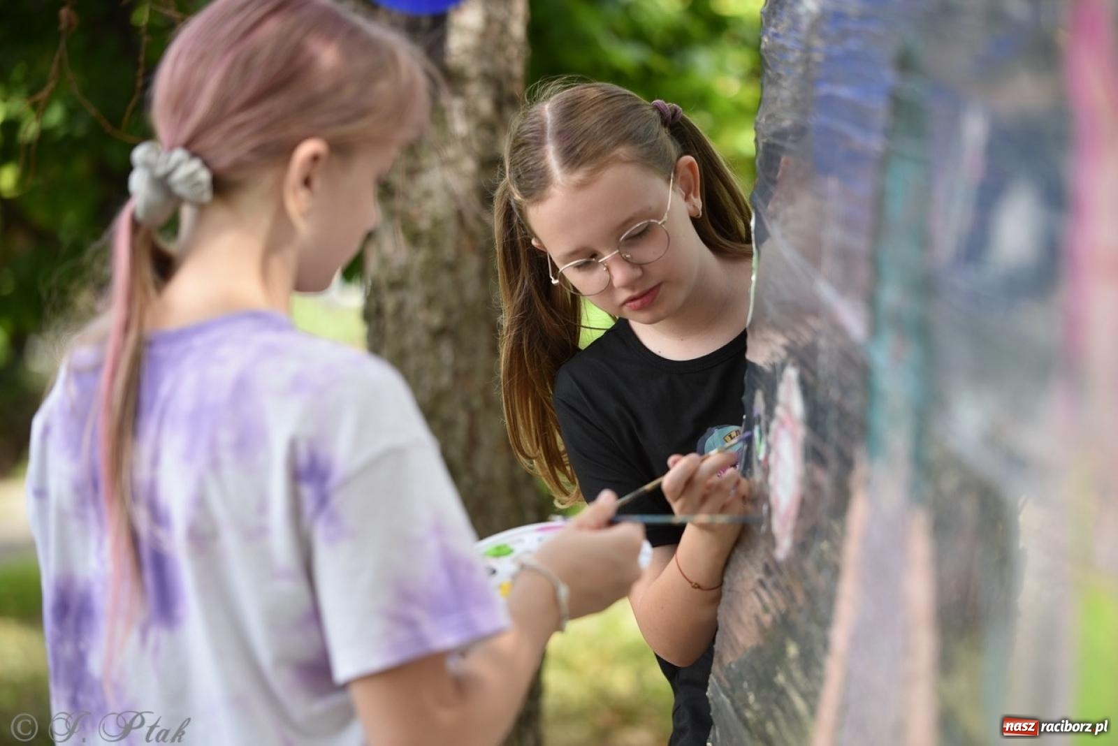 Zdjęcie w galerii na portalu naszraciborz.pl: TOGETHER. Polsko-ukraiński piknik integracyjny w ogrodzie Strzechy wiadomości z regionu